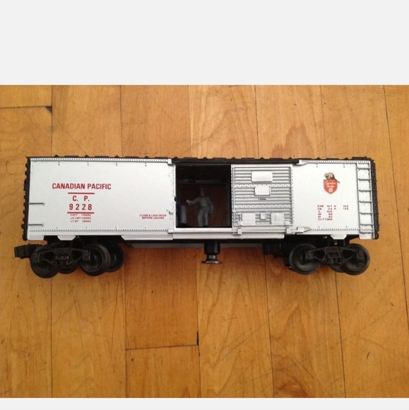 Lionel Electric Trains Canadian Pacific Operating Box Car 6-9228 Vintage 1980's - Picture 8 of 11